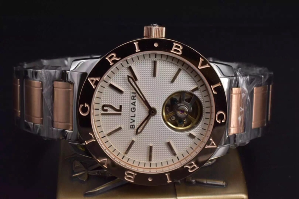 ブルガリ時計正面デザイン